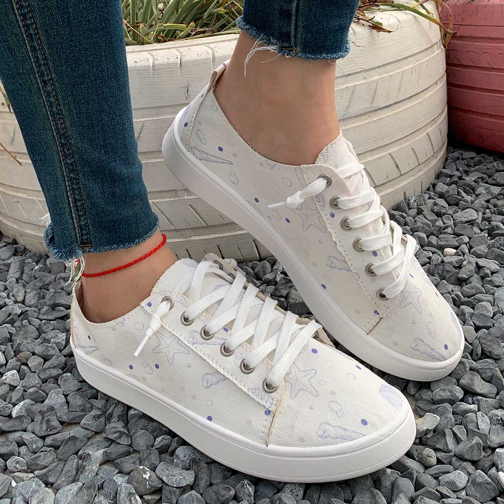 On Sneaker Care - 女性の春夏のファッショナブルなカジュアルな白いスニーカー、オーシャンスターフィッシュとコンチプリント、スリッポン、快適な浅いローカット、ソフトソール、レースアップ、軽量、通気性、大きいサイズの女性用シューズ、ウォーキングシューズ、ハイキングシューズ、ランニングシューズ。 環境に配慮し、海を愛する人のための贈り物。